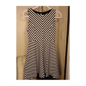 Forever 21 black and white backless dress